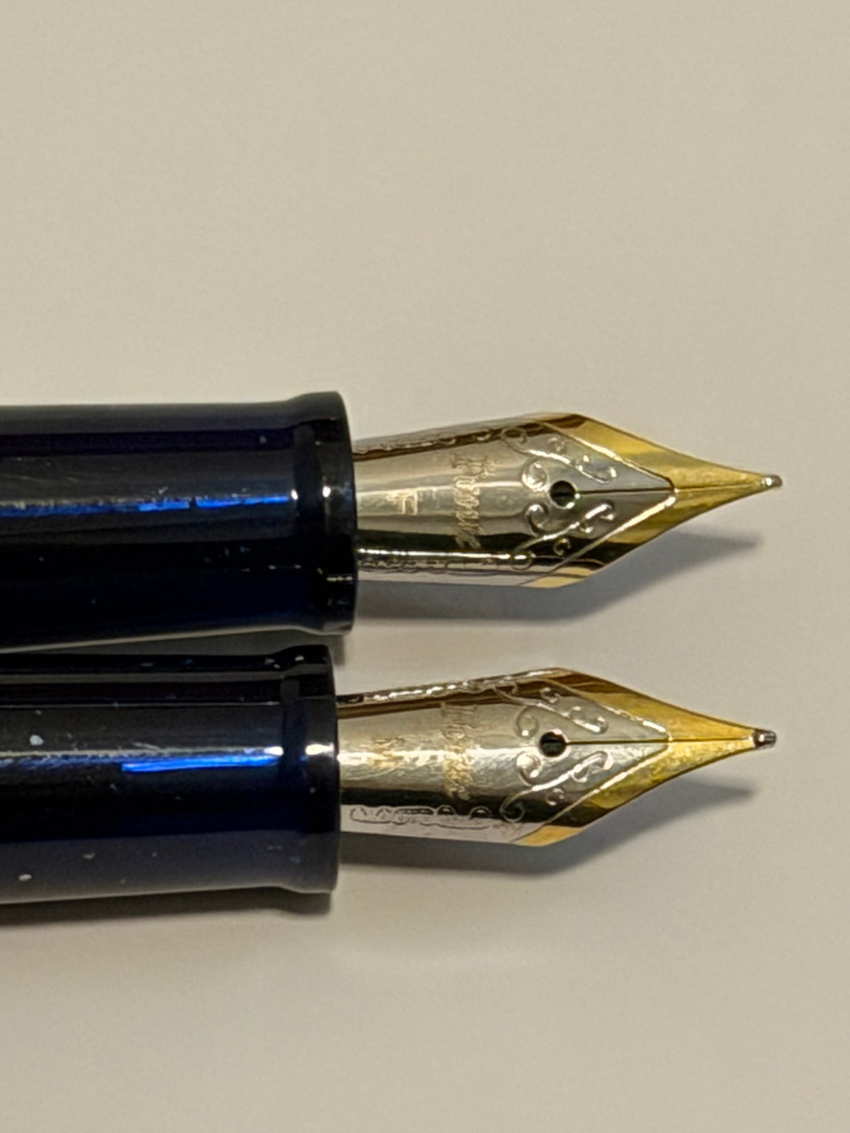 Fonte Sky Blue Fountain Pen - Fine and Medium Nibs